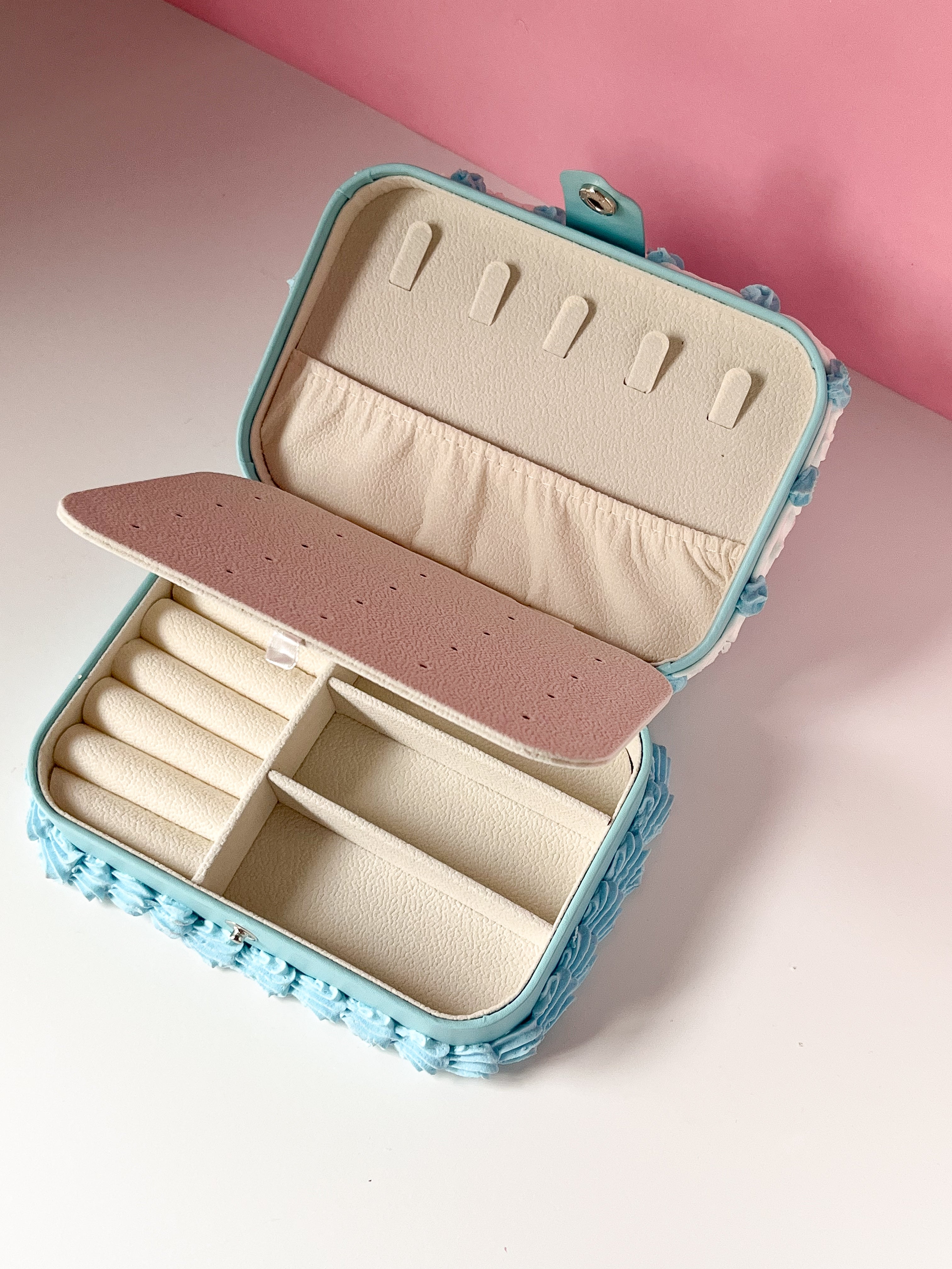 Sample Cake Jewelry box