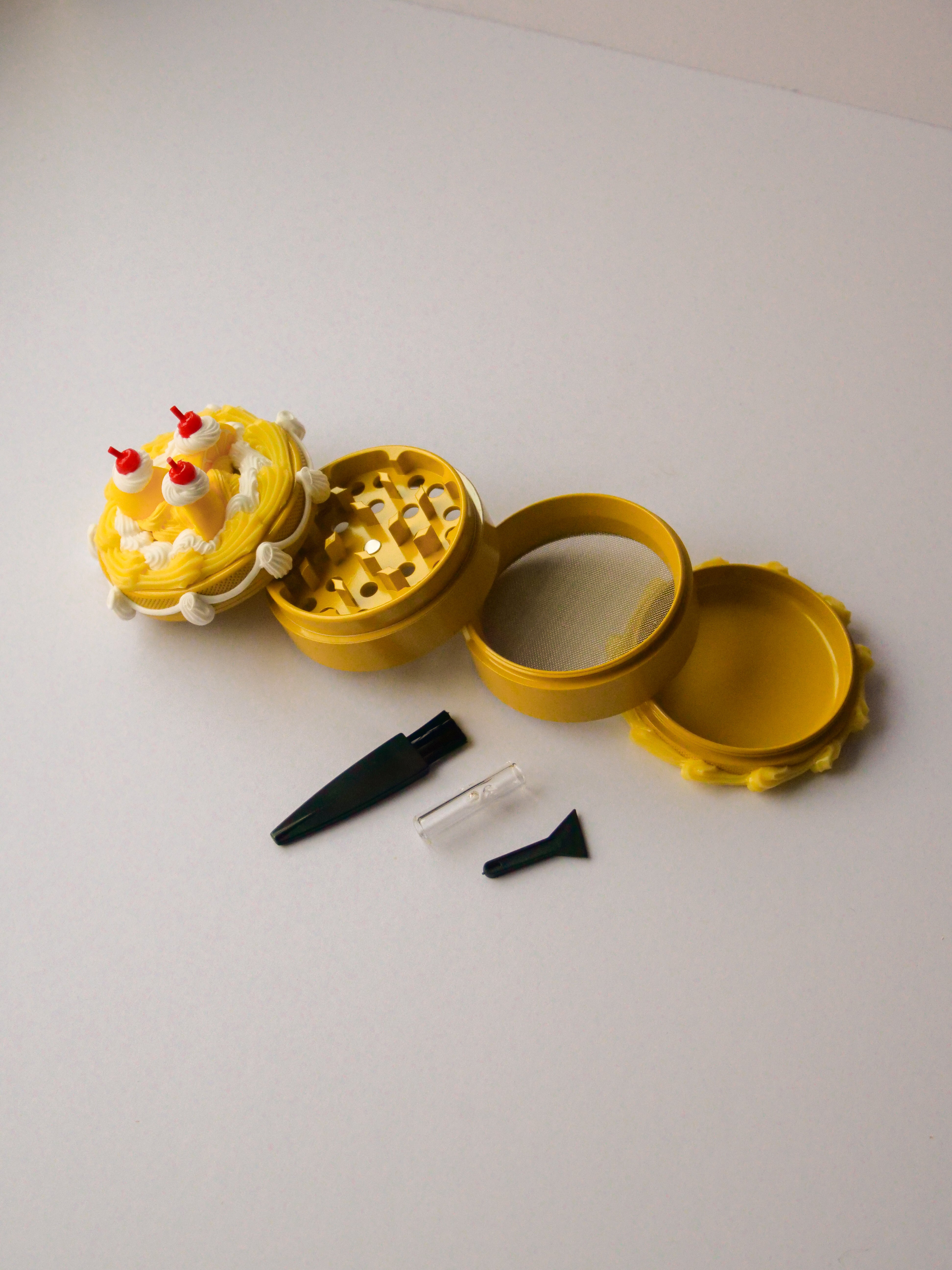 Sample Lemon Meringue Cake Grinder (4 layer)