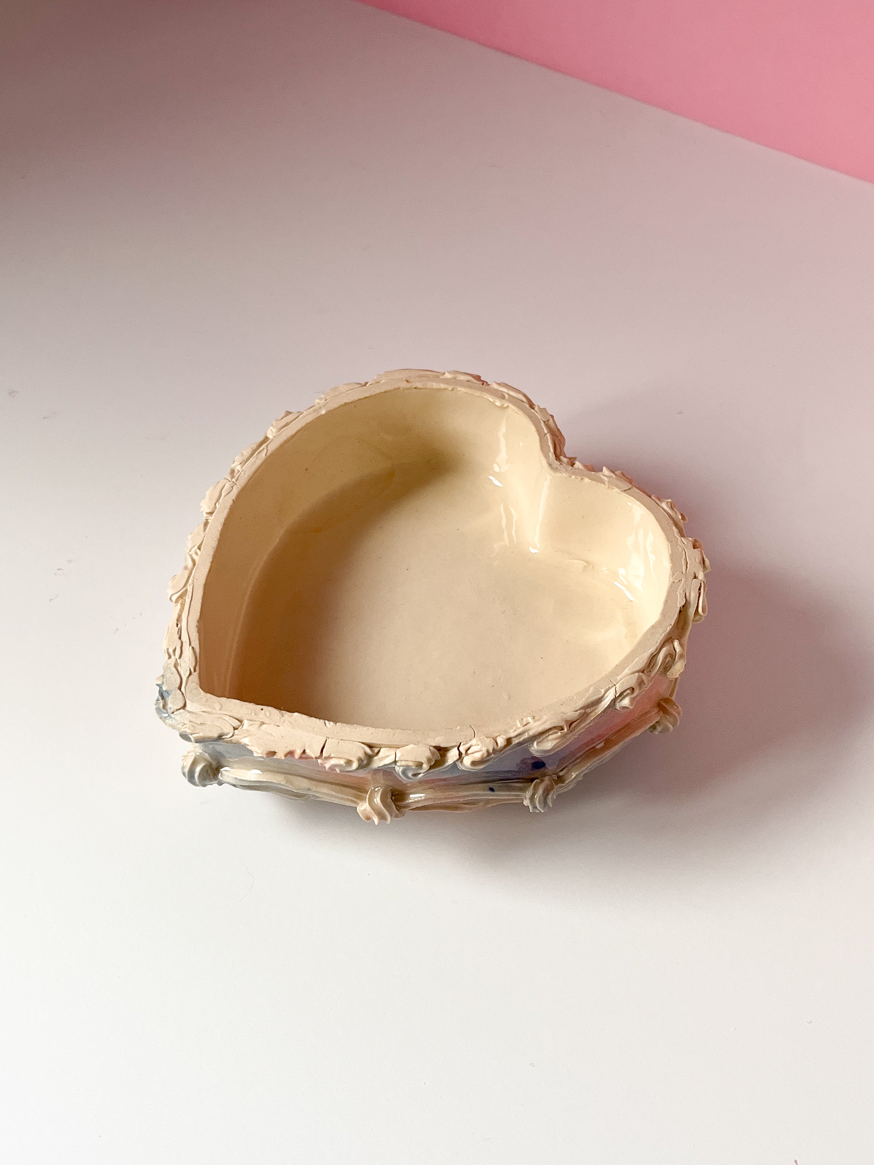 Sample Aura Ceramic Cake Sculpture