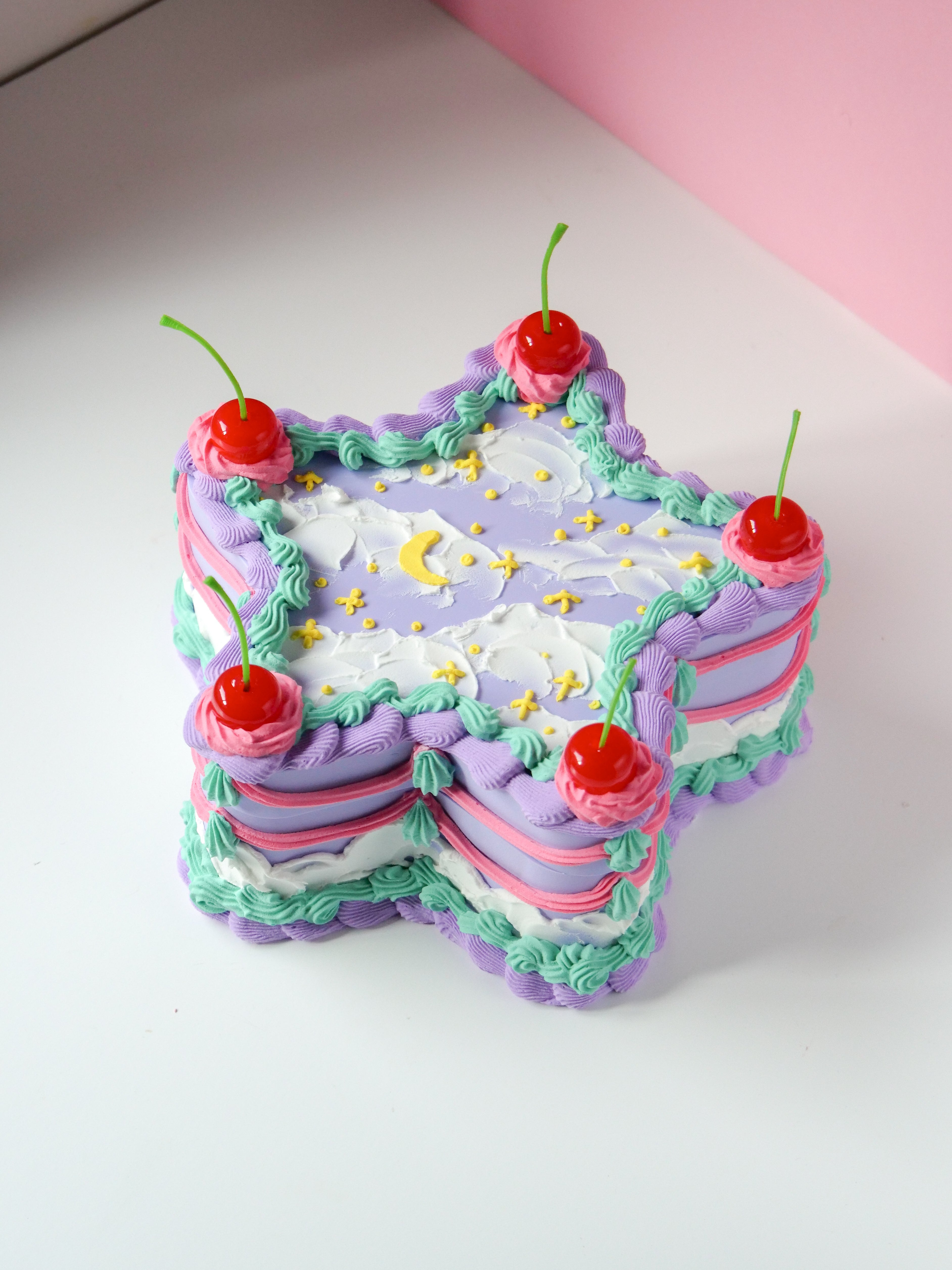 Lucky Star Cake Box