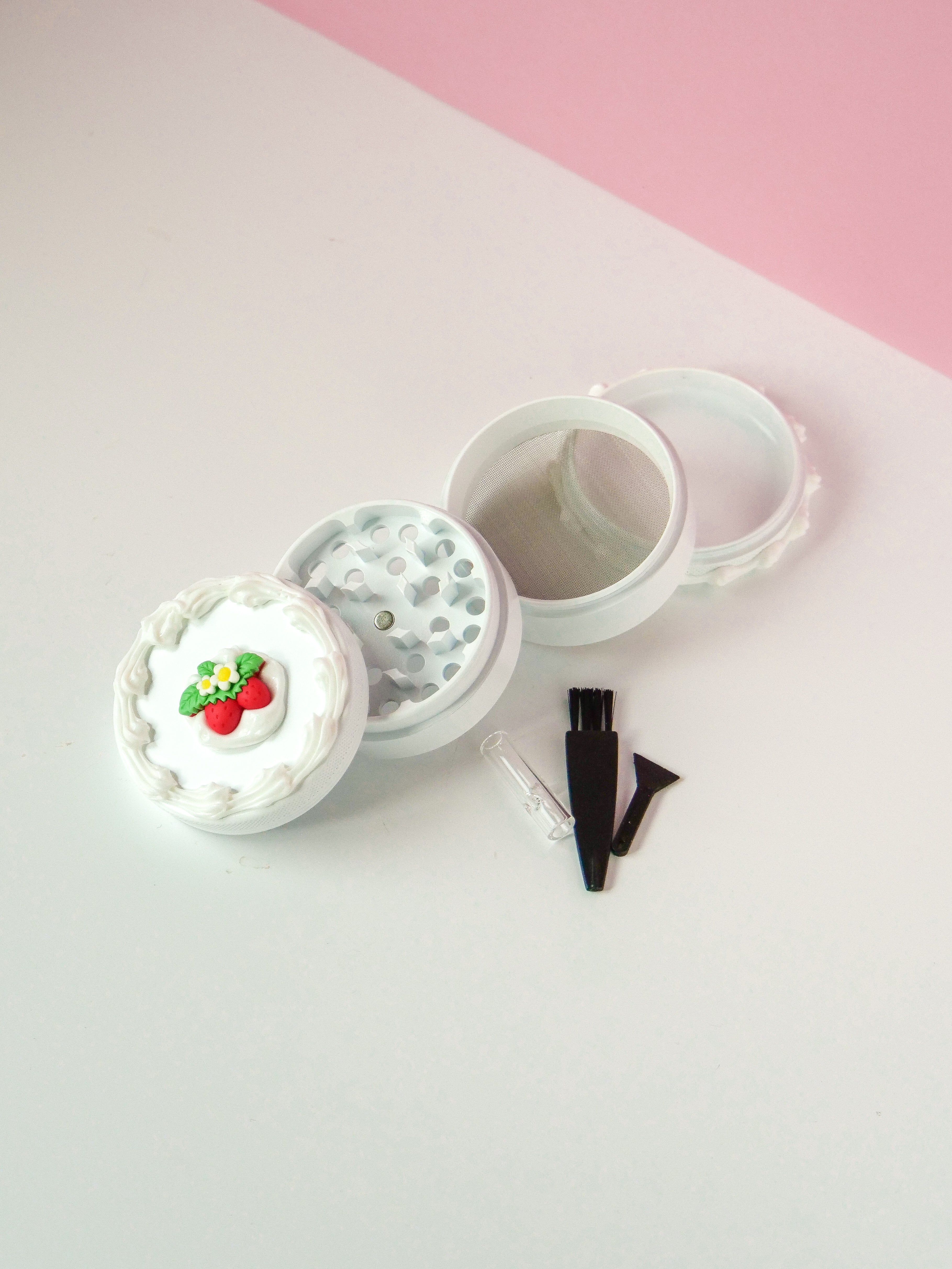 Strawberry Garden Cake Grinder (4 layer) – Fake Cakery