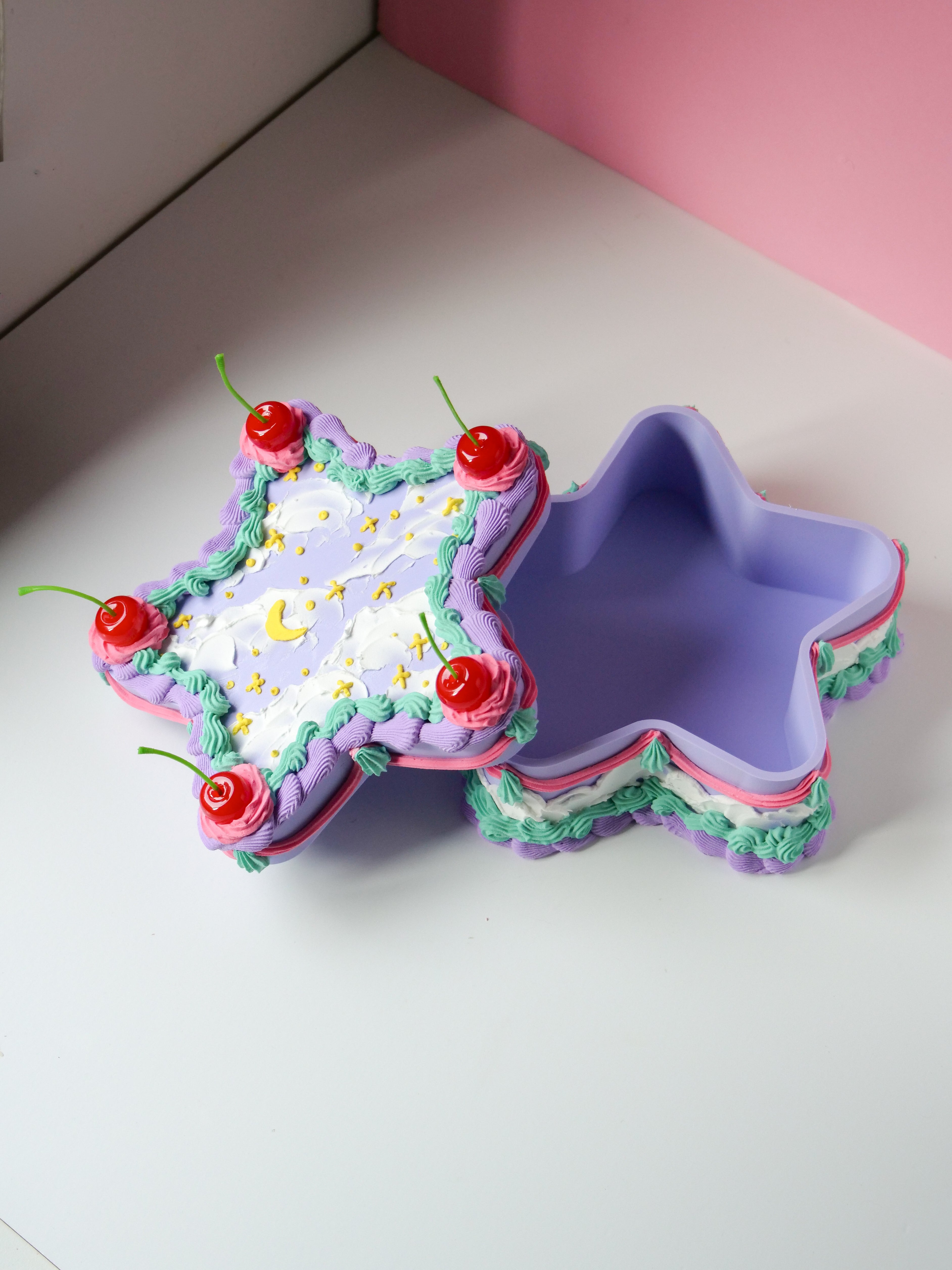Lucky Star Cake Box