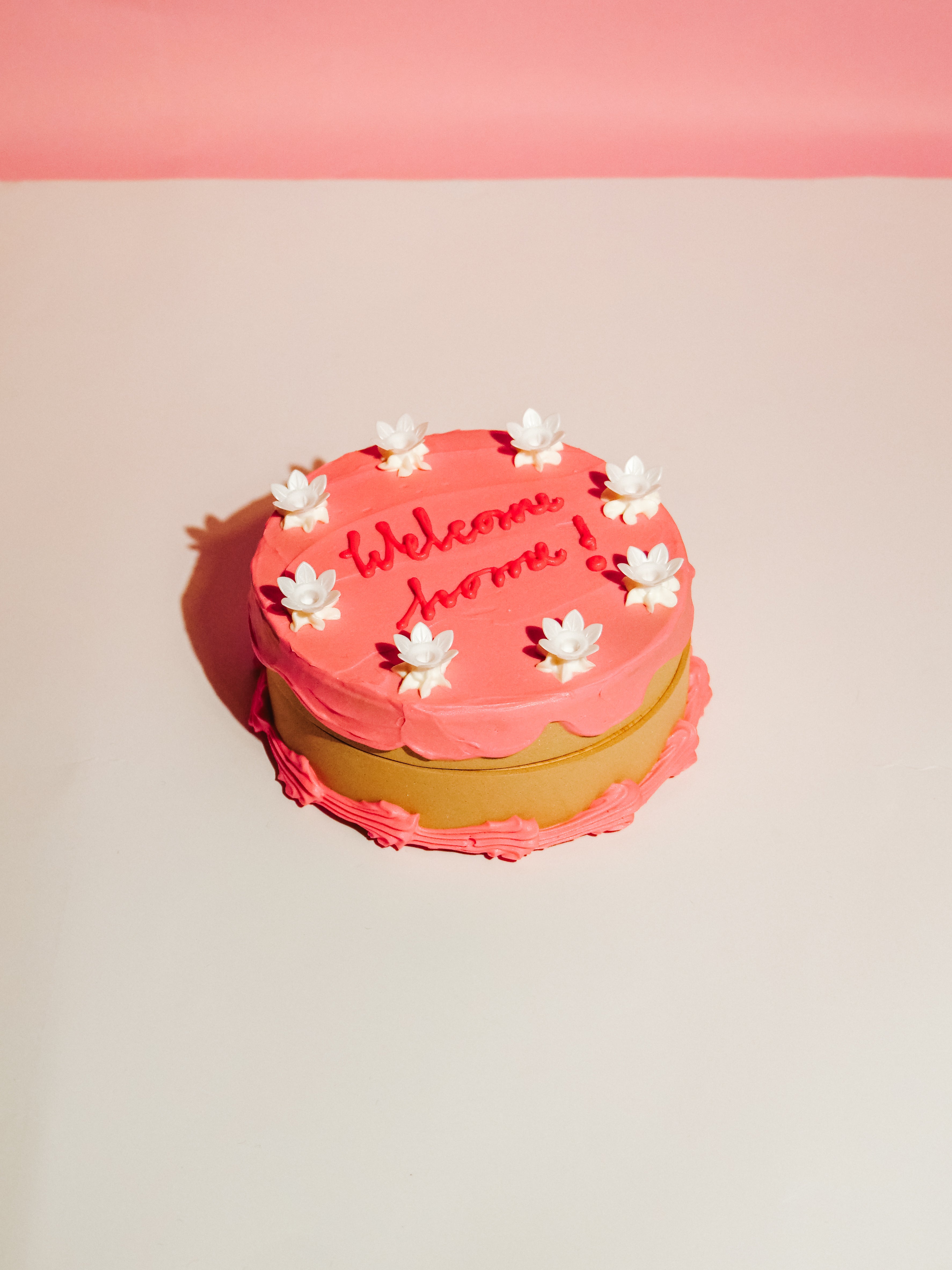 “Welcome Home!” cake ashtray