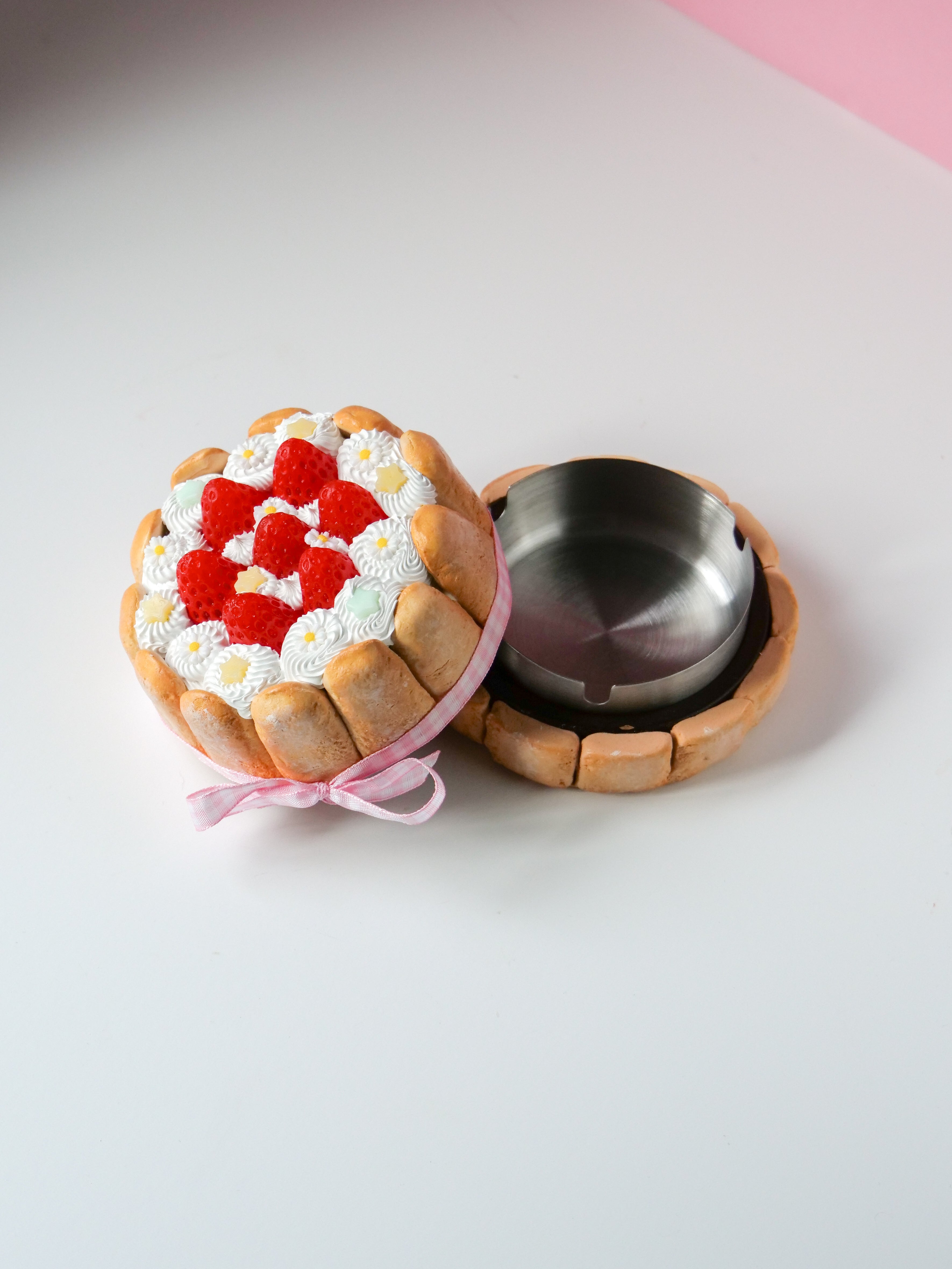 Charlotte Cake Ashtray