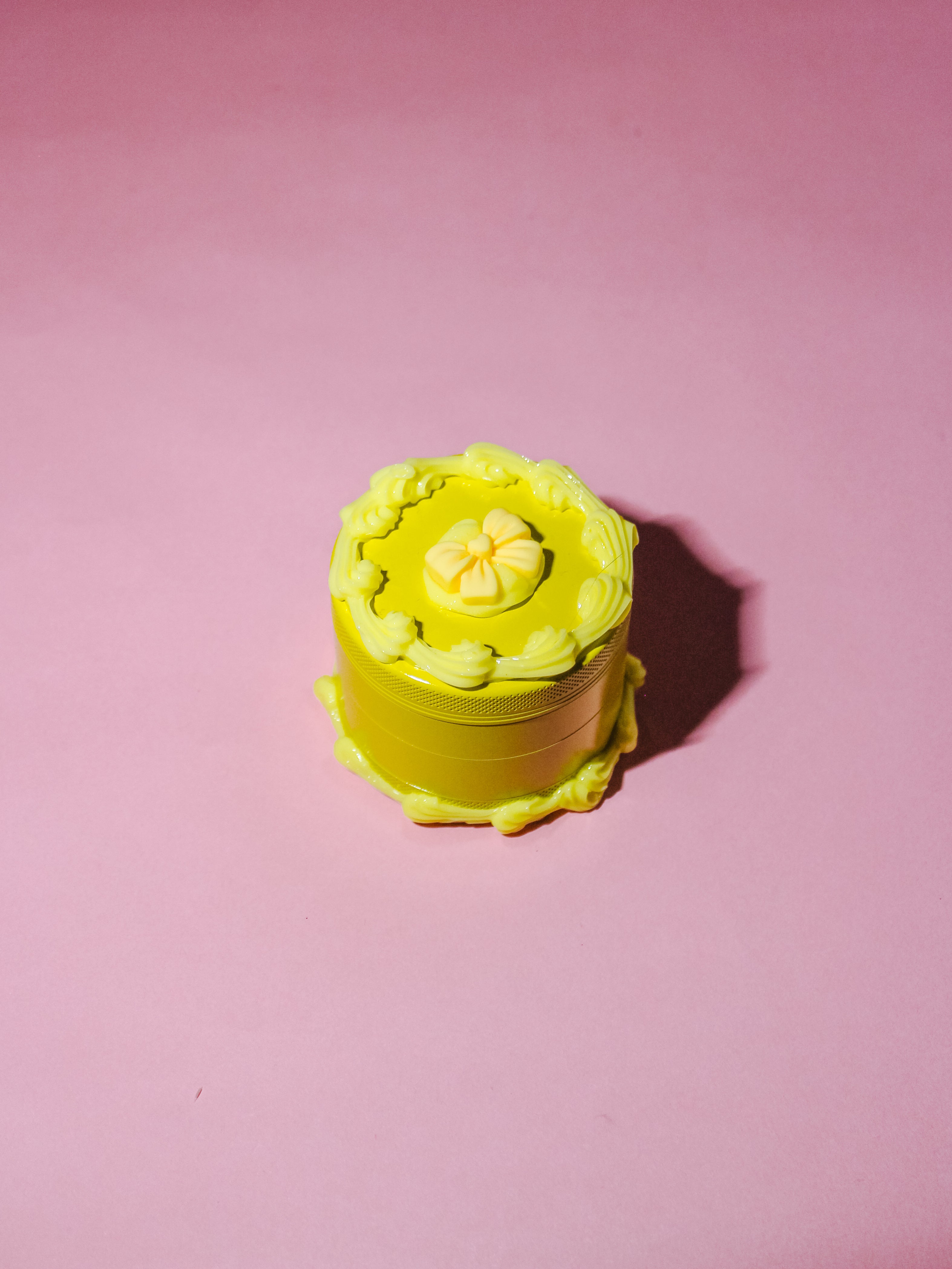 Yellow Bow Cake Grinder (4 layer)