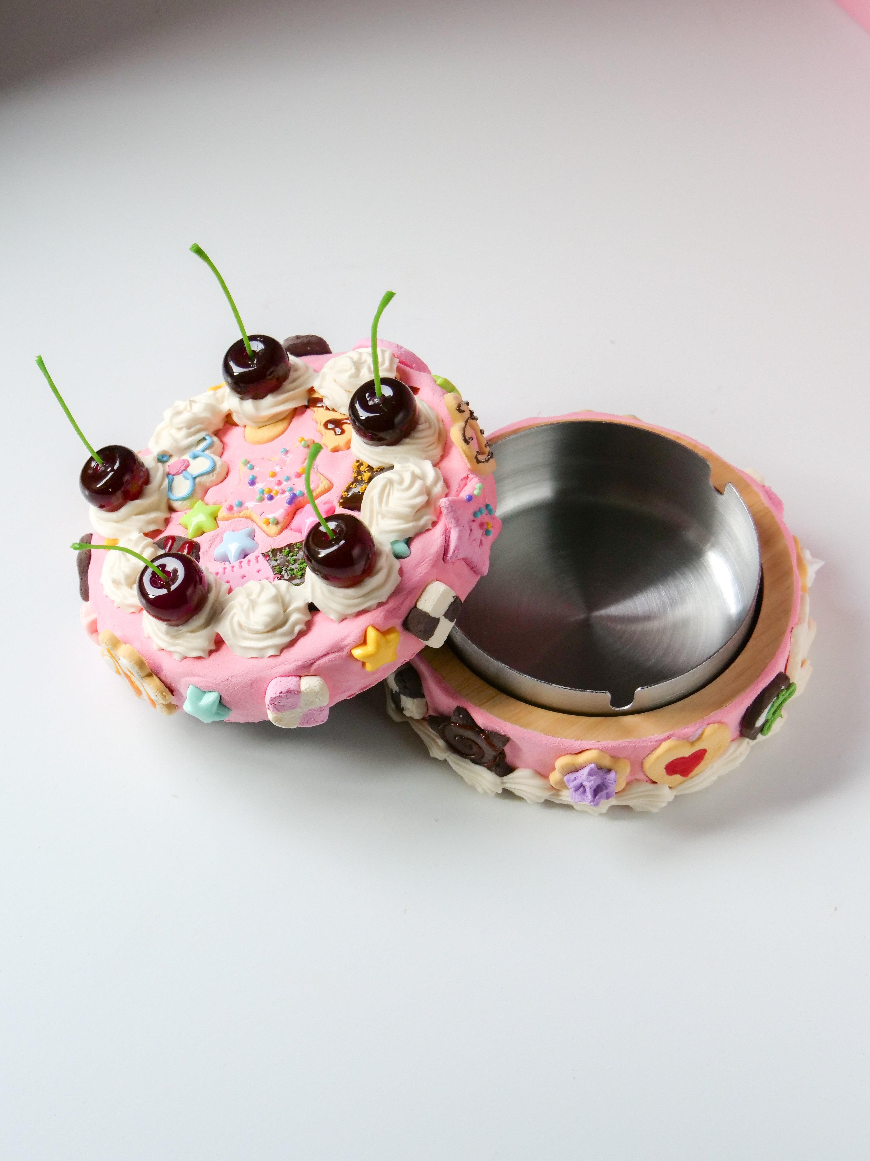 Trinkets Cake Ashtray