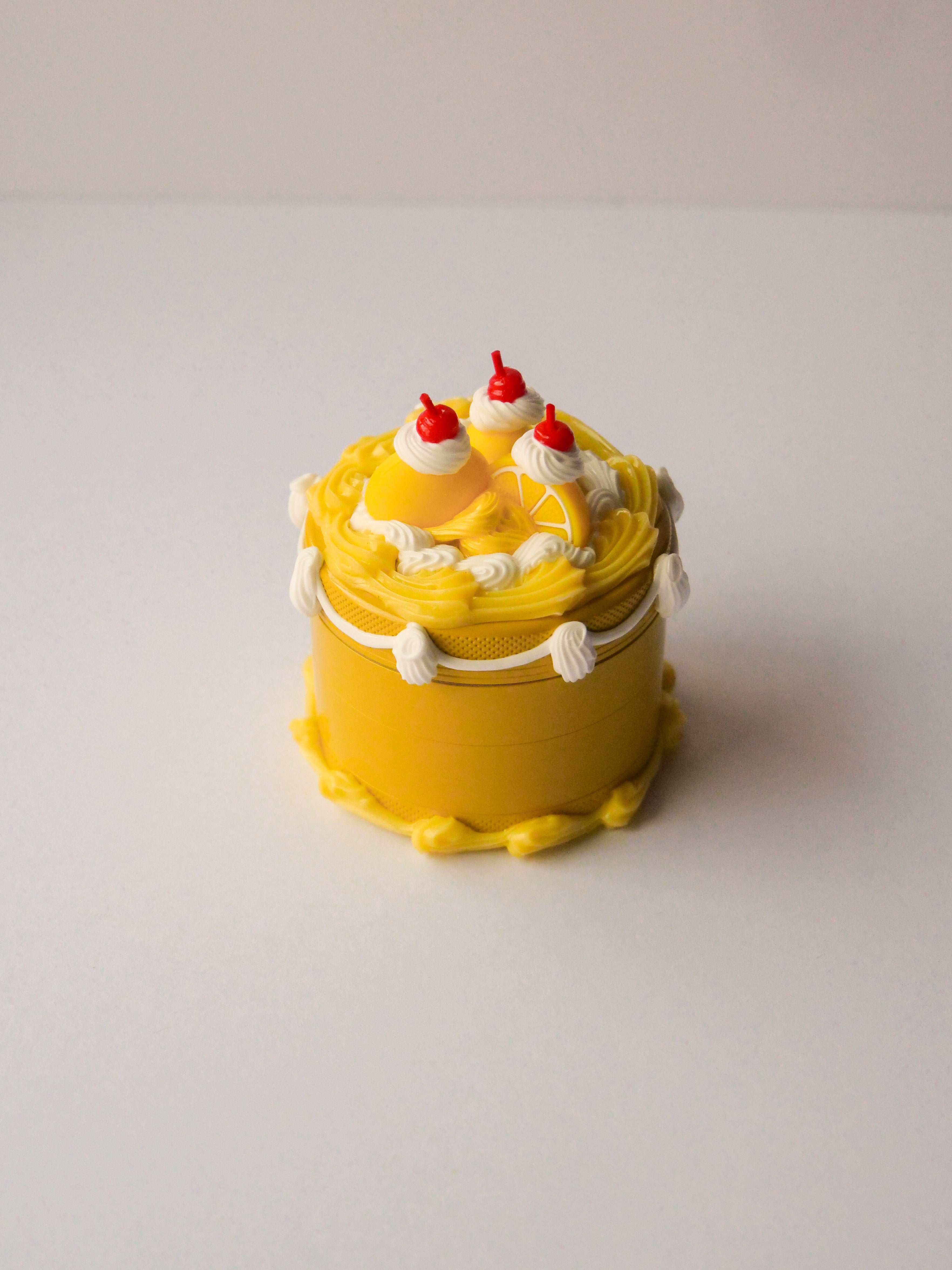 Sample Lemon Meringue Cake Grinder (4 layer)